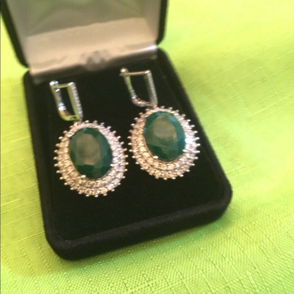 Elegant Genuine Emerald Earrings - Picture 6 of 7